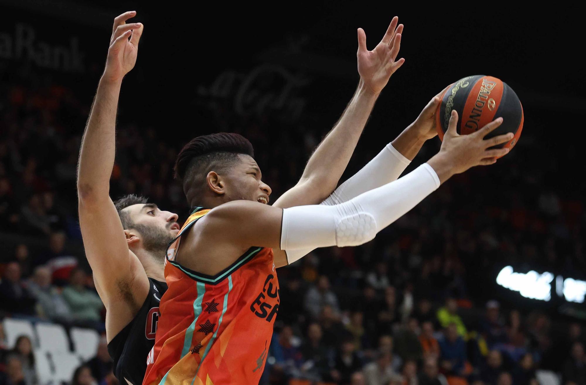 Las mejores imágenes del Valencia Basket - Girona Basketball