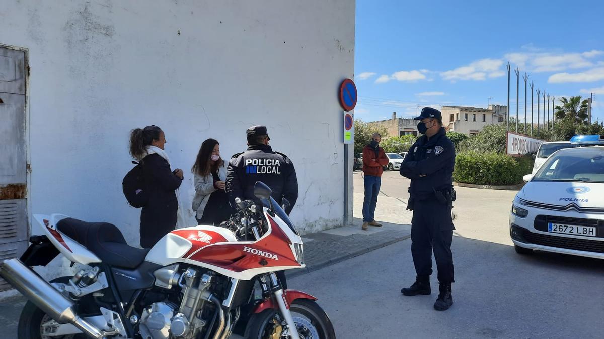 Prohíben instalar una mesa a los antivacunas en Manacor