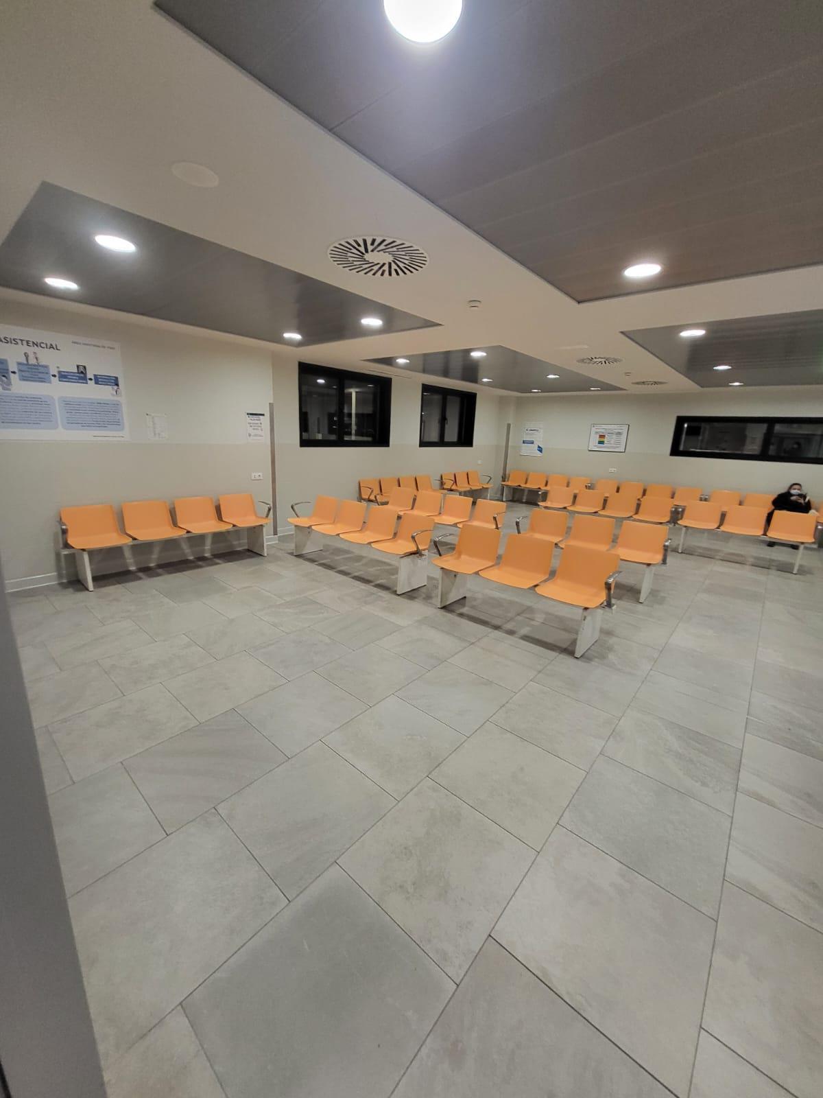 Sala de triaje del hospital Álvaro Cunqueiro, prácticamente vacía en la noche del miércoles.