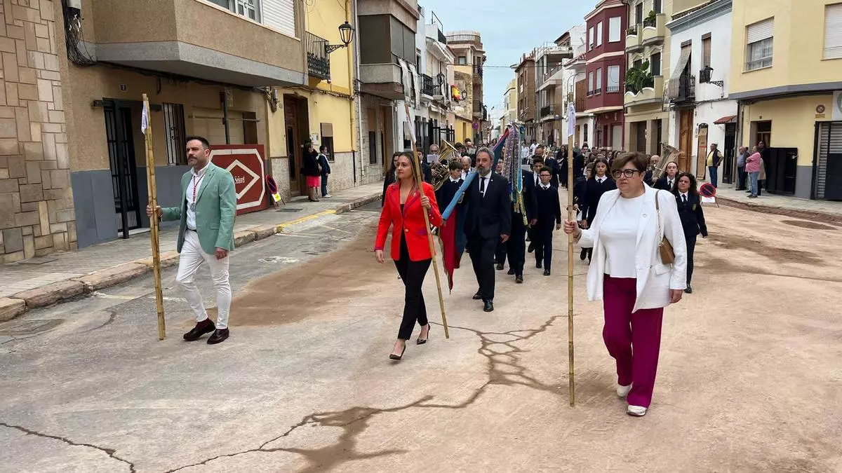 La lluvia respeta el día grande de las fiestas patronales en la Vall d'Uixó