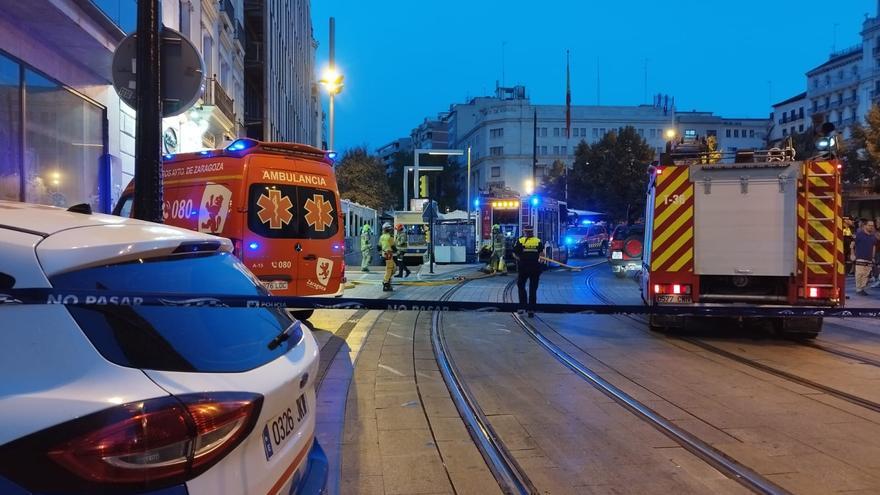 Susto en el centro de Zaragoza por el incendio de un edificio en el Coso