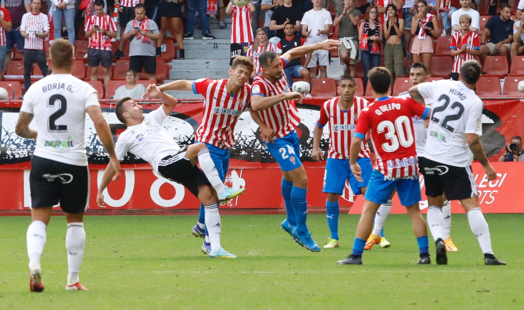 En imágenes: así fue el empate entre Burgos y Sporting en El Molinón