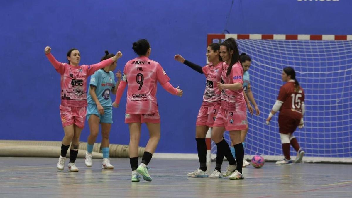 Las jugadores del Estrela celebran uno de los tantos en la goleada frente al San Pablo-Eivissa