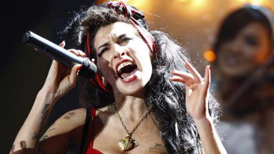 Amy Winehouse, líder en ventas en media Europa