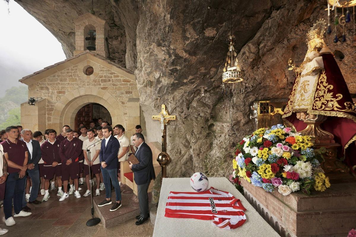 El Sporting de Gijón visita a la Santina. El Sporting de Gijón visita a la Santina.