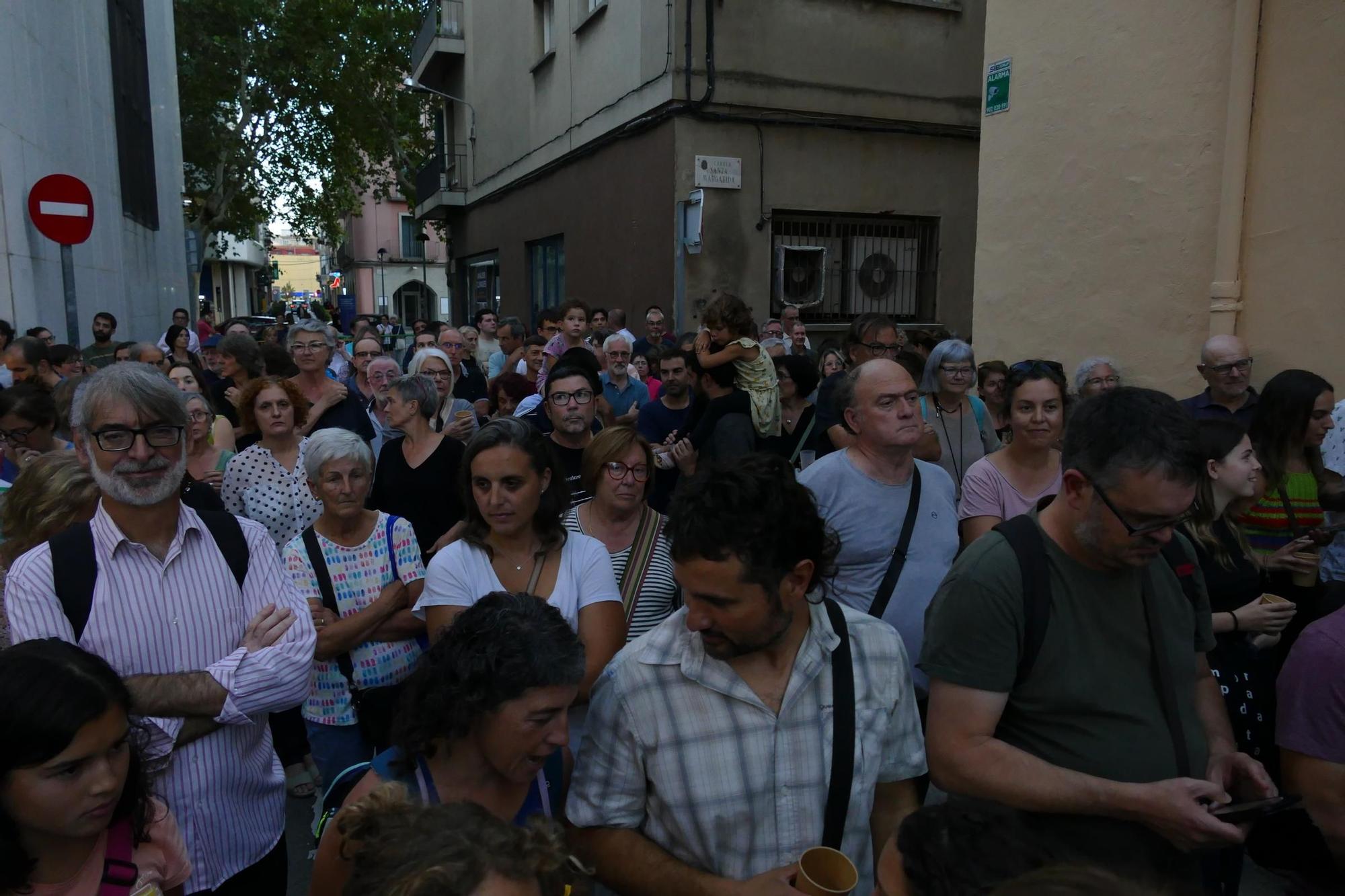 El nou Ateneu de Figueres atrau desenes de persones el dia de la seva inauguració