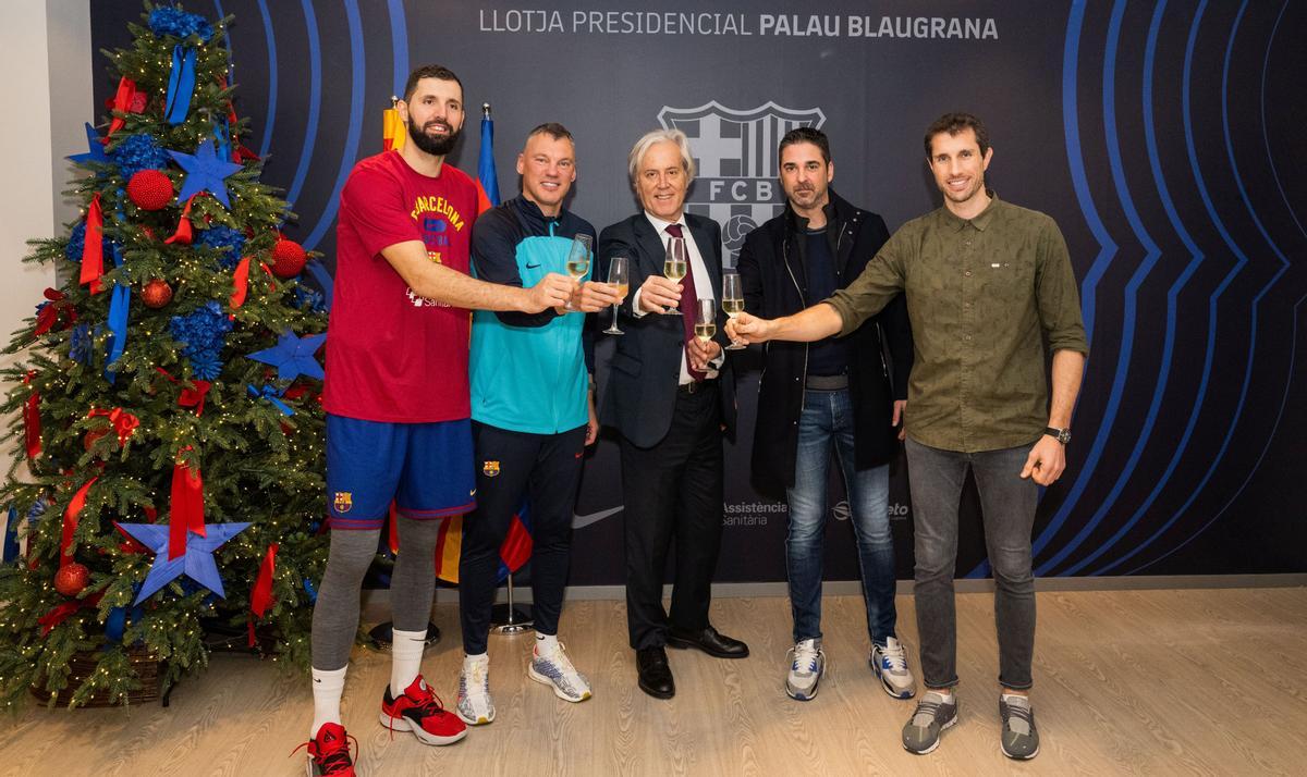 La sección del basket azulgrana brindó por los éxitos en el 2023