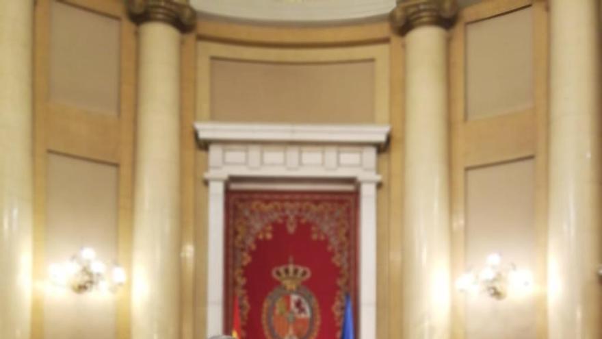 Alberto Castillo, en el Senado durante el día de su constitución