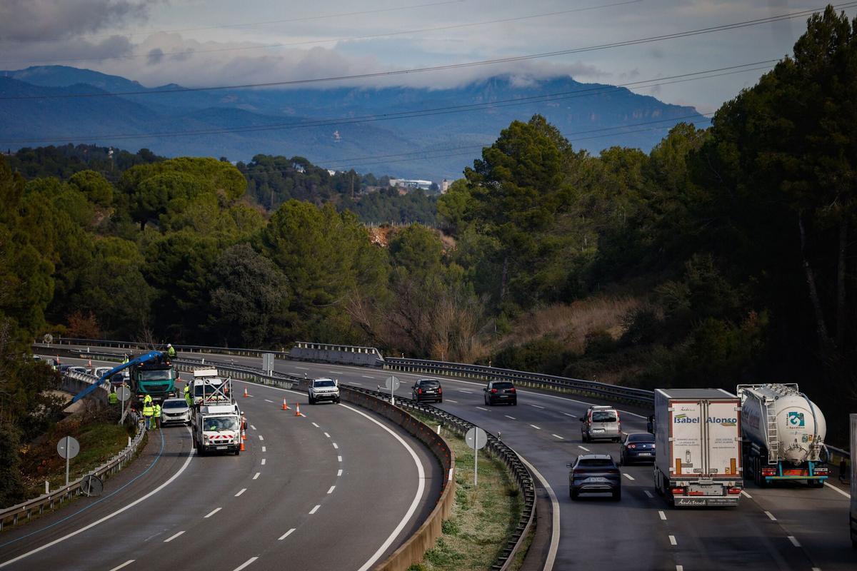 Vehículos circulan por la AP-7