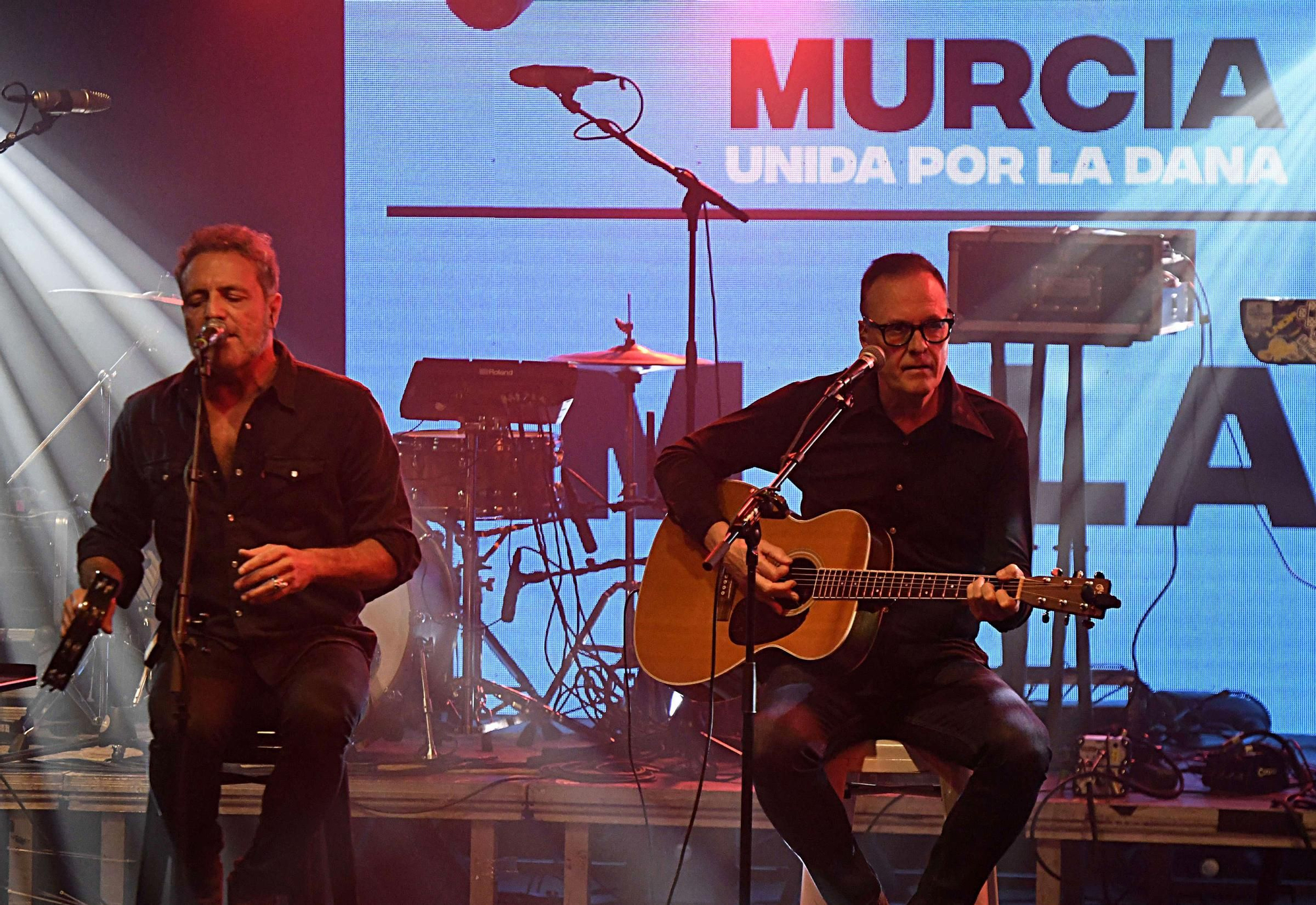 Todas las imágenes del festival solidario ‘Som València’ en Murcia
