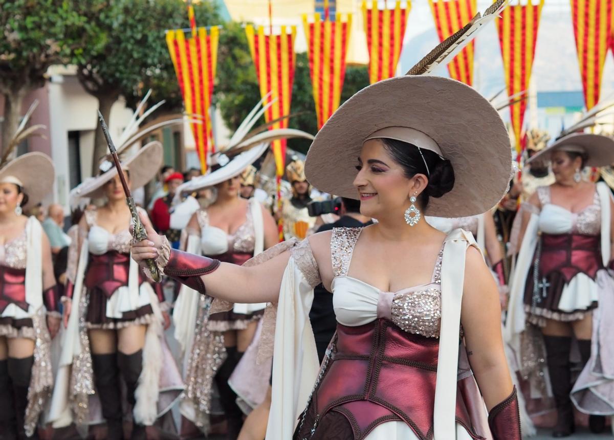 Las mejores imágenes de la Entrada Cristiana y la Embajada de los Moros y Cristianos de Agost