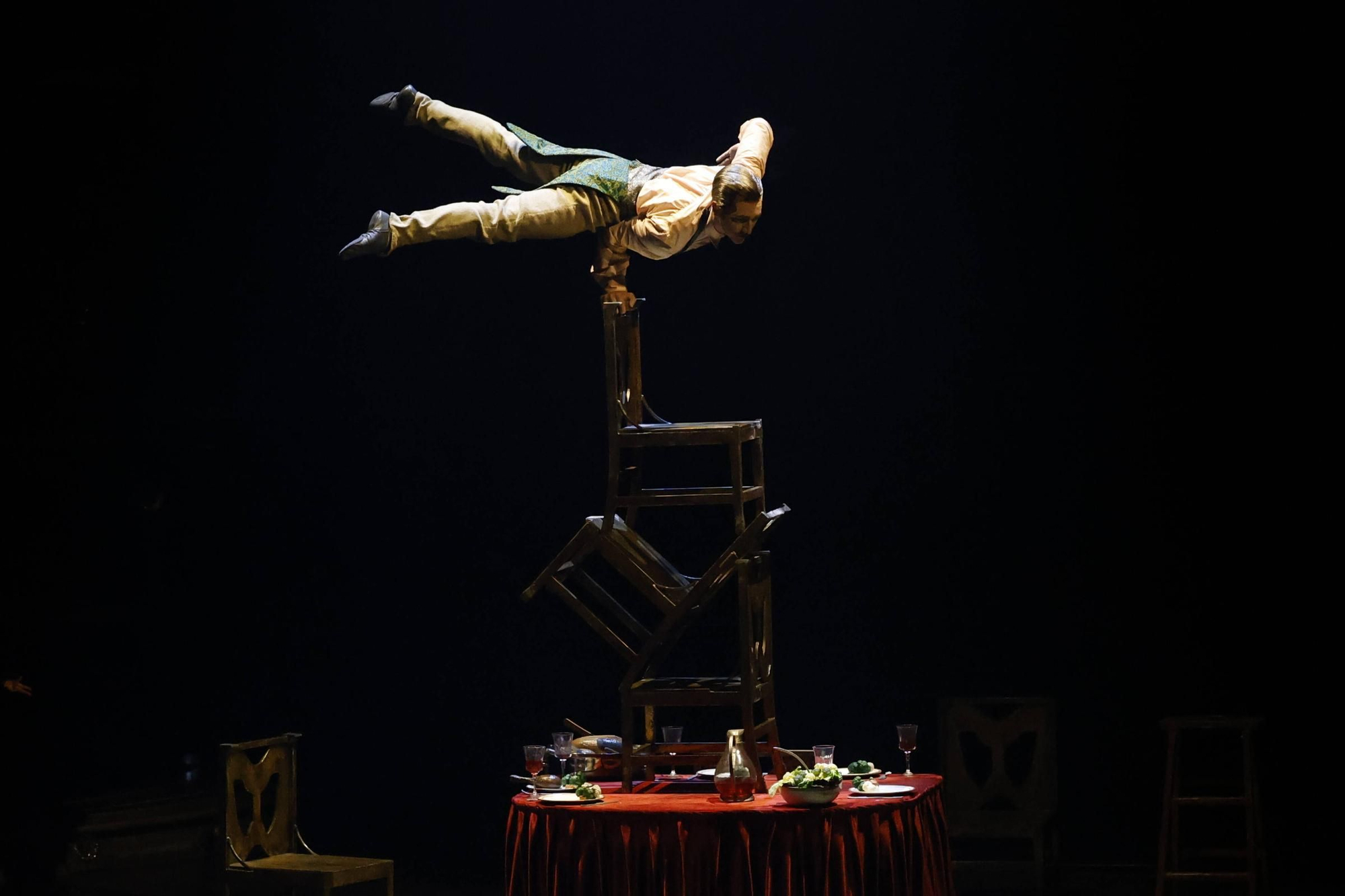 EN IMÁGENES: Acrobacias de todos los colores en el Circo del Sol, se estreno en Gijón