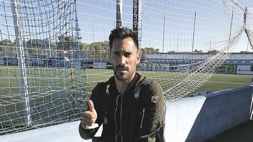 Visita de Xisco Hernández al entrenamiento y Uche ya toca balón