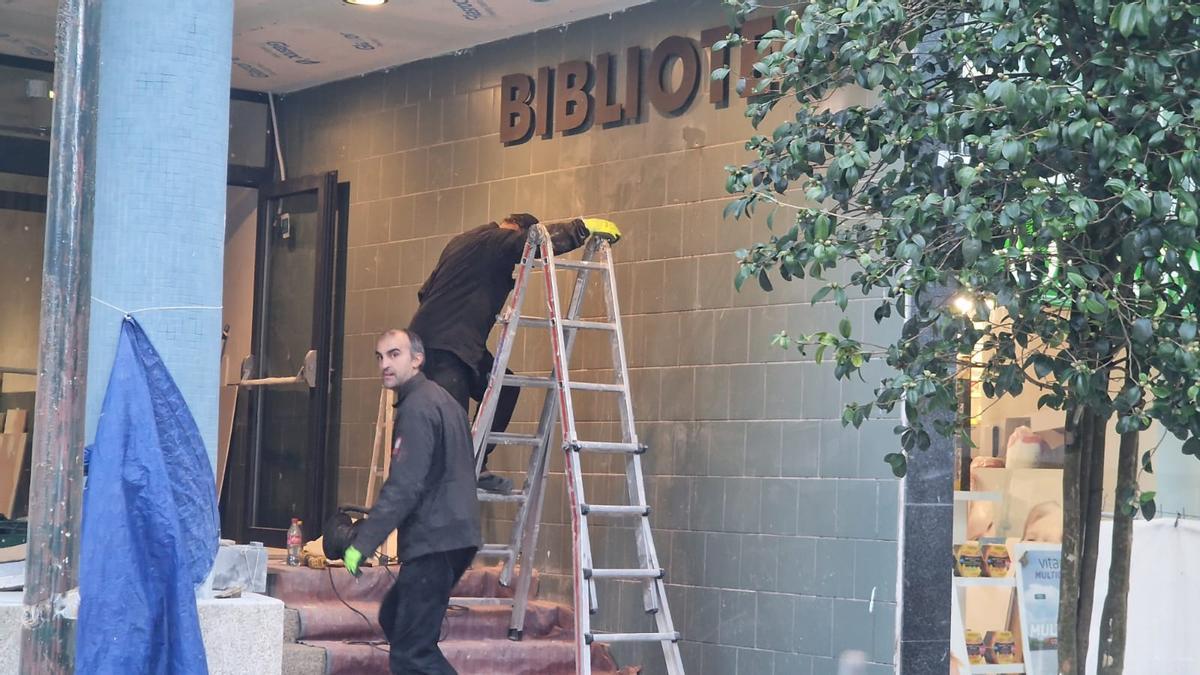 La entrada a la Biblioteca.