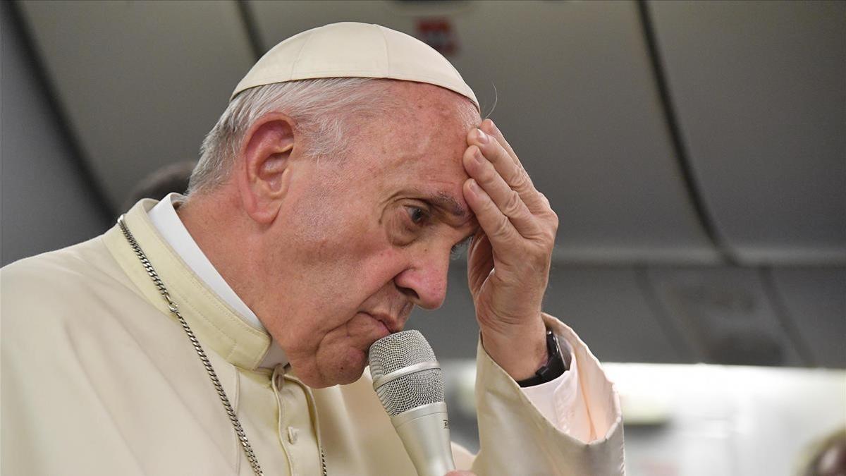 Francisco, durante el vuelo de regreso a Italia tras visitar Sudamerica en enero.