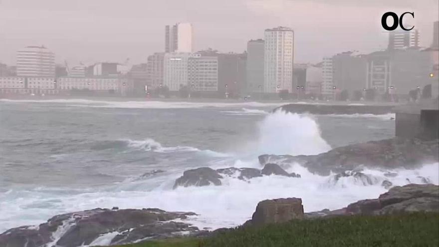 El litoral de A Coruña sigue en alerta