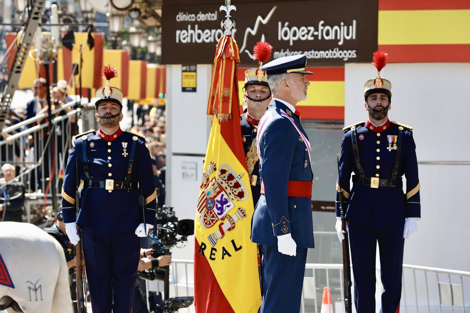 EN IMÁGENES: Así fue el multitudinario desfile en Oviedo por el Día de las Fuerzas Armadas