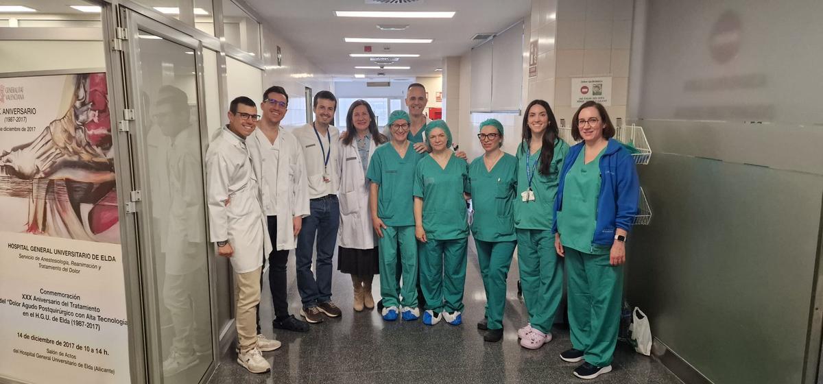 El equipo que ha realizado la cirugía para el tratamiento de hernias complejas de la pared abdominal