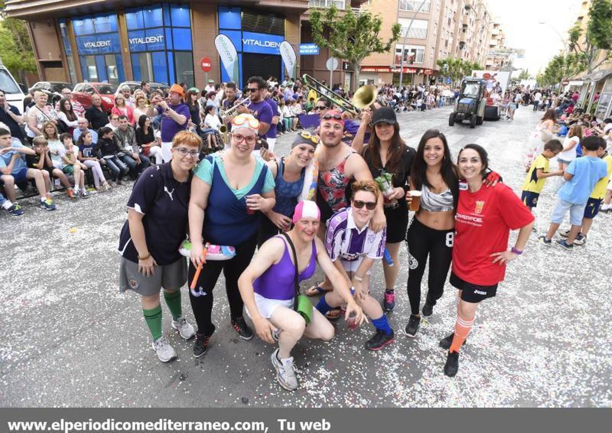 GALERÍA DE FOTOS -- Vila-real se llena de disfraces en la calle