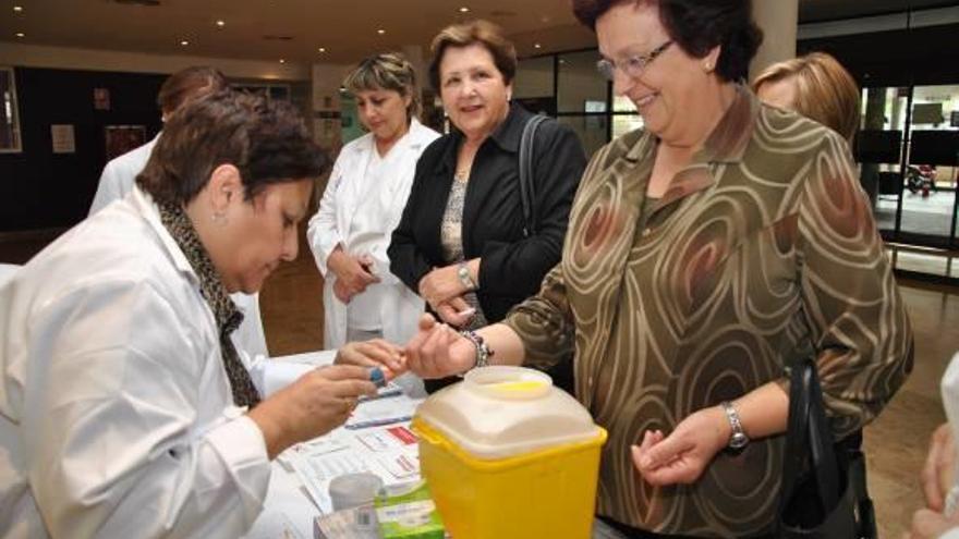 Padres de niños diabéticos piden ir a La Plana ante la falta de especialista en Castelló