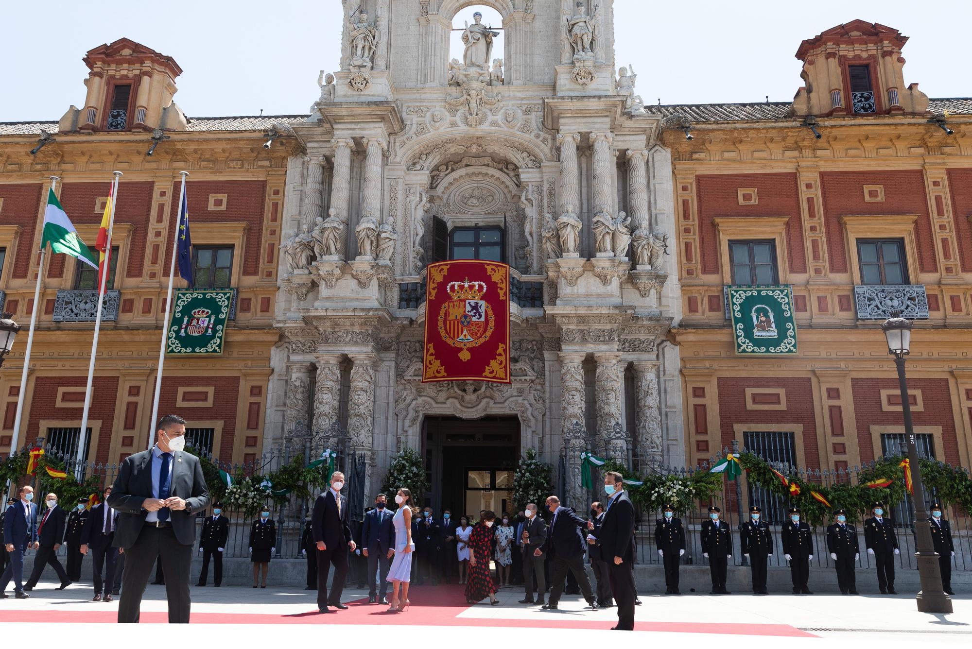 El Rey Felipe VI recibe en Sevilla la Medalla de Honor de Andalucía