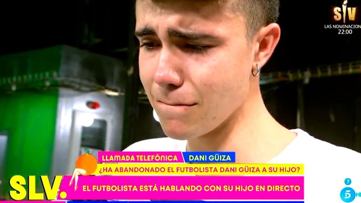 El hijo de Dani Güiza llora desconsolado Sálvame por lo que pasó con su padre y él entra en directo: &quot;Quiero pedirte perdón&quot;