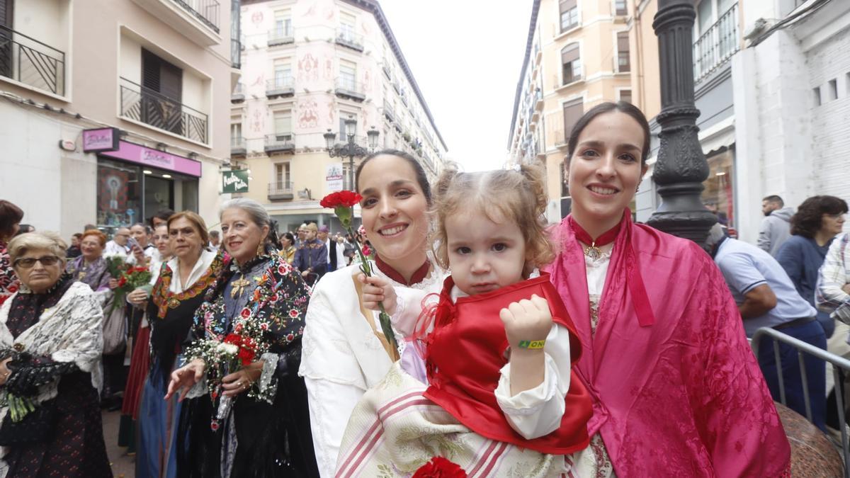 En imágenes | La Ofrenda de Flores a la Virgen del Pilar 2023 (I)