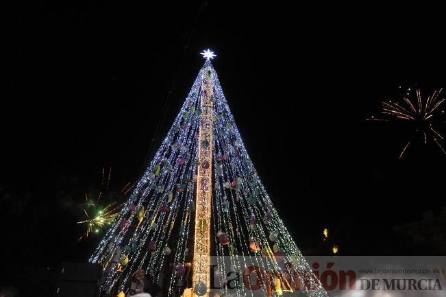 Encendido del Gran Árbol de Navidad de la Plaza Circular de Murcia