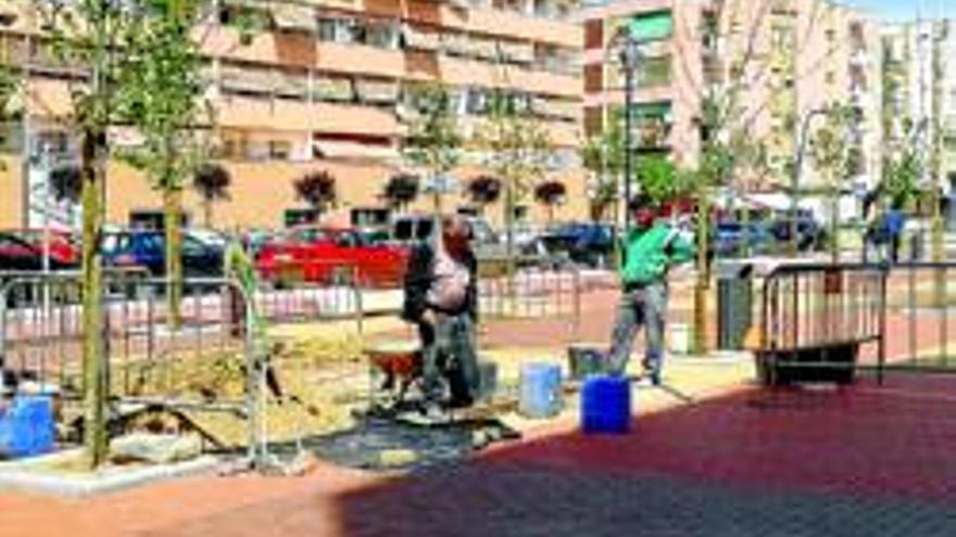 Ponen la base para la estatua del cura Jesús