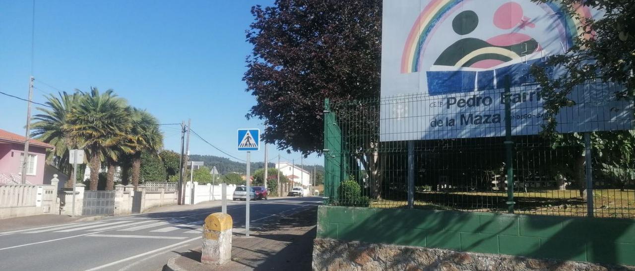 La vivienda que sufrió el asalto está ubicada enfrente al colegio Barrié de La Maza.  | // LA OPINIÓN