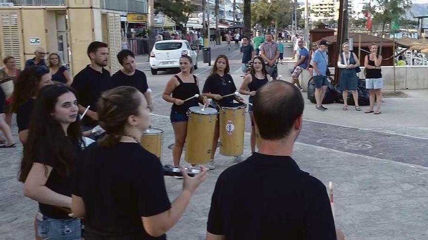 Batubanda en las fiestas de Cala Millor