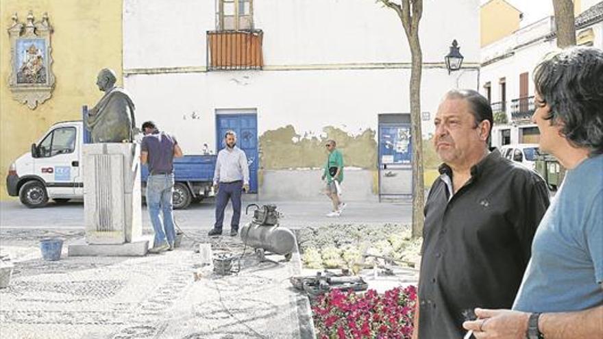 El Ayuntamiento reubica el busto de Ramón Medina en San Agustín