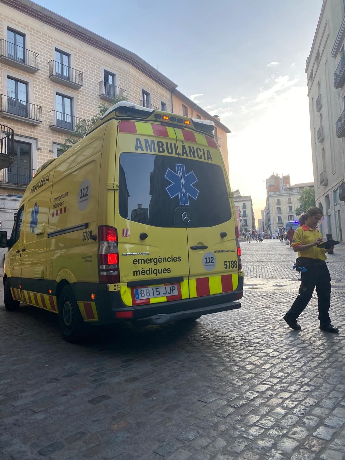 Les imatges de l'esfondrament de part d'un edifici del Barri Vell de Girona