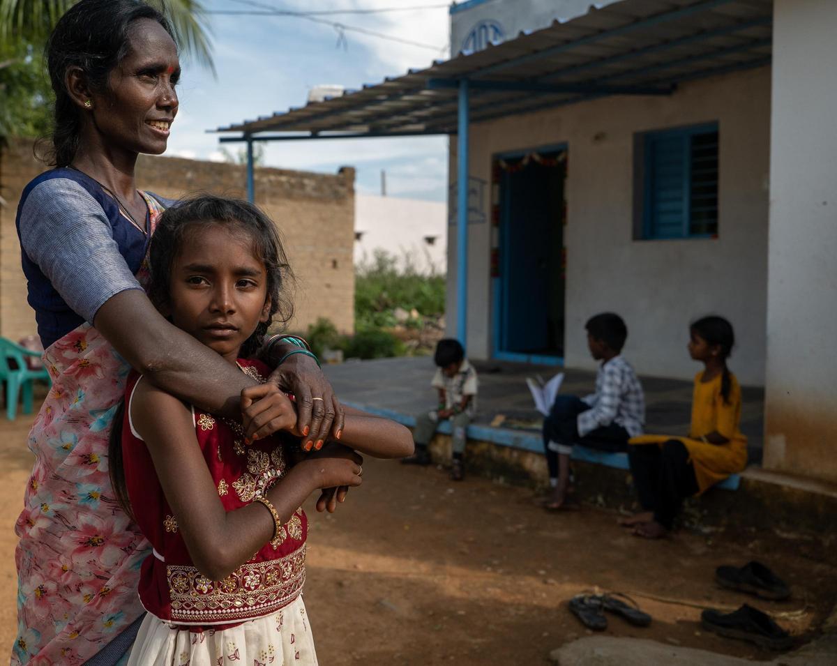Niños y niñas de una comunidad rural del sur de la India