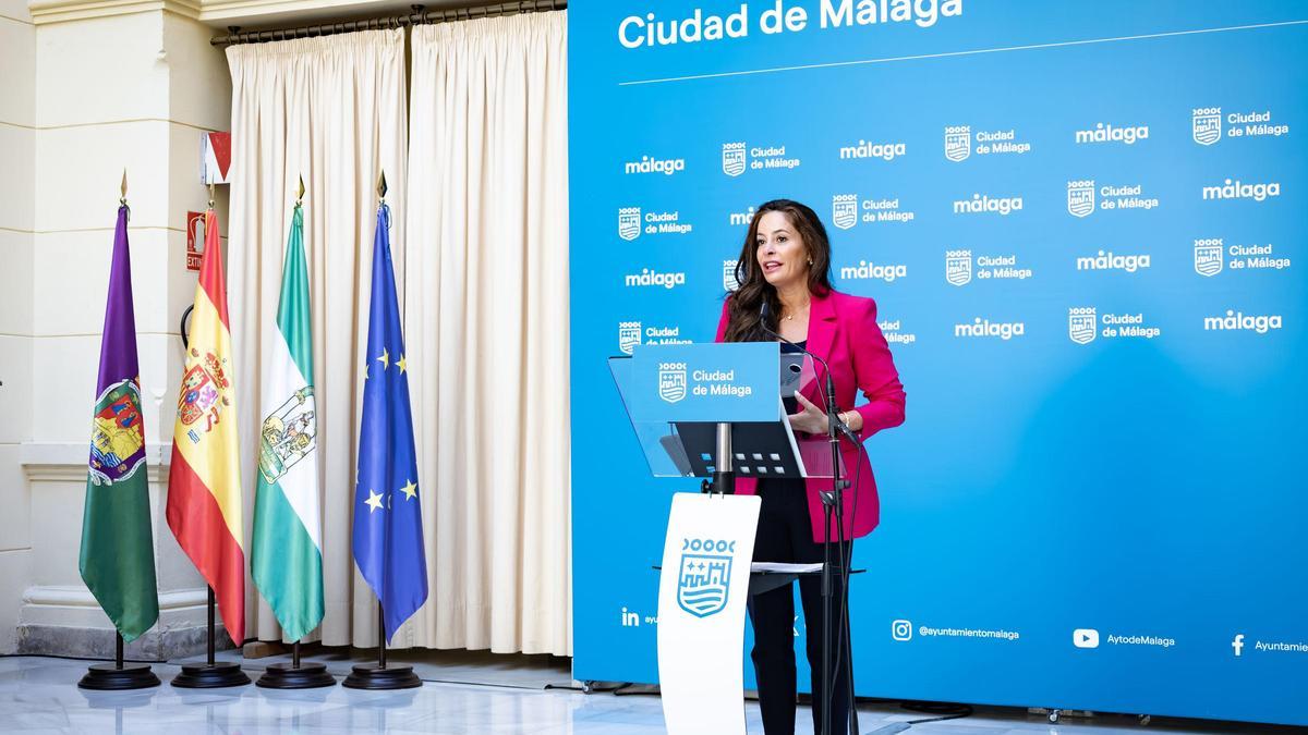 La concejala de Innovación, Digitalización y Captación de Inversiones, Alicia Izquierdo, este jueves en el Ayuntamiento de Málaga.