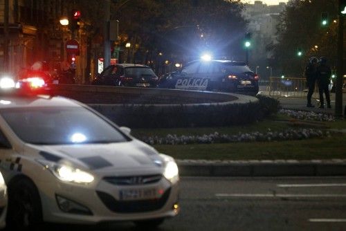 Empotra un coche con bombonas de butano en la sede del PP de Madrid.