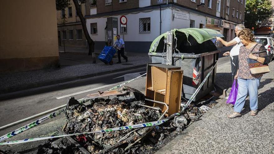 Arden 4 contenedores en una sola noche en las calles de Zaragoza