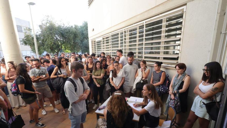 Casi 16.000 aspirantes se examinan hoy por 1.959 plazas en la oposiciones a maestro