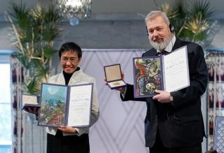 La periodista filipina Maria Ressa y el ruso Dmitri Muratov reciben el Nobel de la Paz