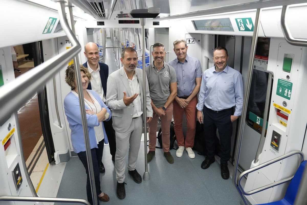 El metro de Barcelona completa la sustitución de los convoyes con amianto de la L3