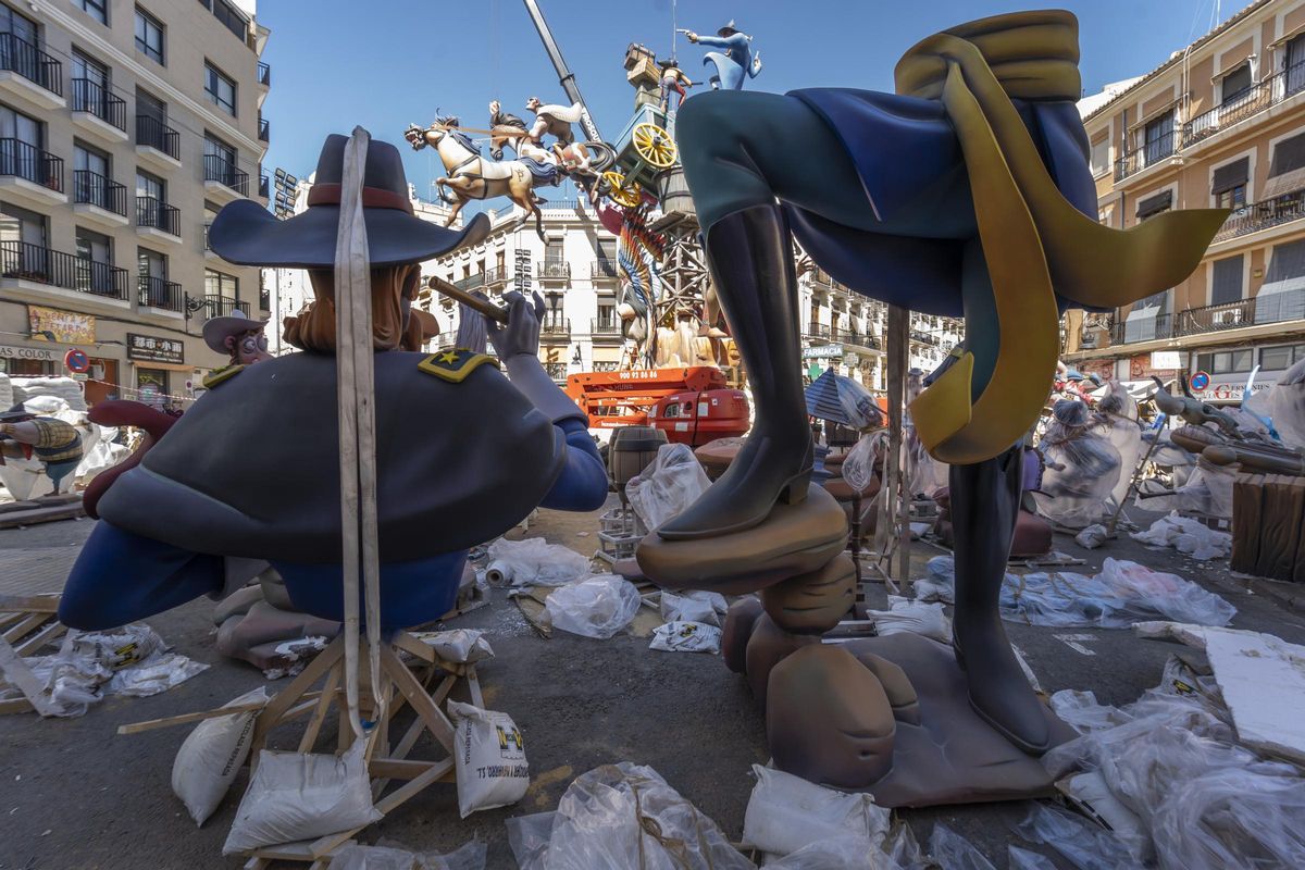 15 MARZO 2023;FALLAS;VALENCIA;FALLAS 2023;COLOR;MONUMENTOS