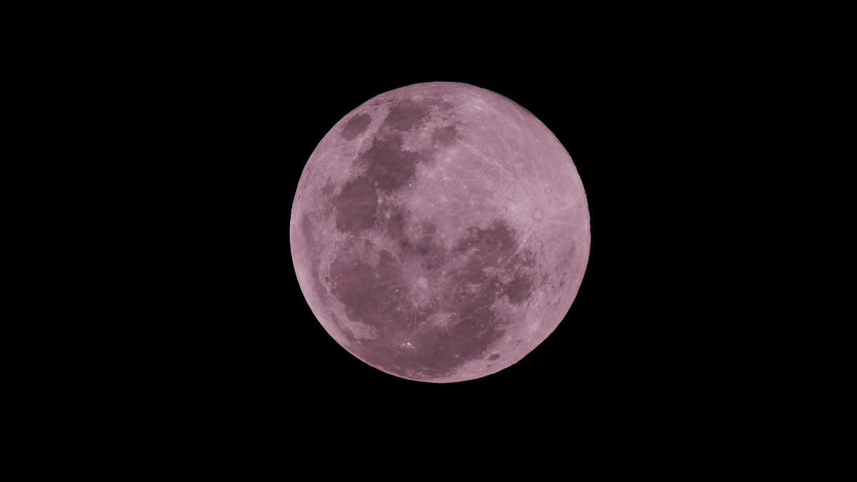 Luna llena rosa.