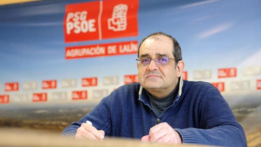 José Antonio González Faílde, en la sede socialista lalinense. // Bernabé/Javier Lalín