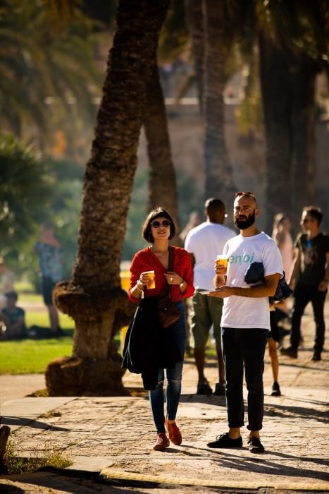 Van Van Market, música y gastronomía en el Parc de la Mar