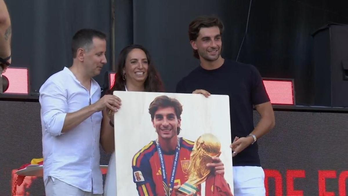 Foios rinde homenaje a Ferrán Torres