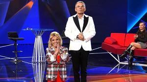 Carmen Borrego se arrodilla tras su abandono en GH Dúo