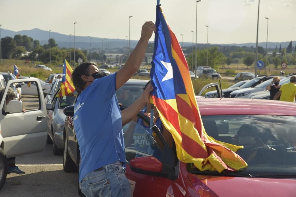 Tret de sortida de la rua cap a Lledoners amb més de 200 vehicles a l'aparcament de Menfis de Manresa