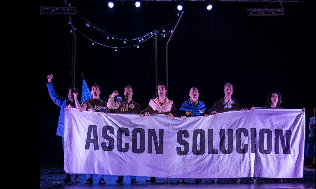 Escena de "Reconversión", de Ibuprofeno Teatro.