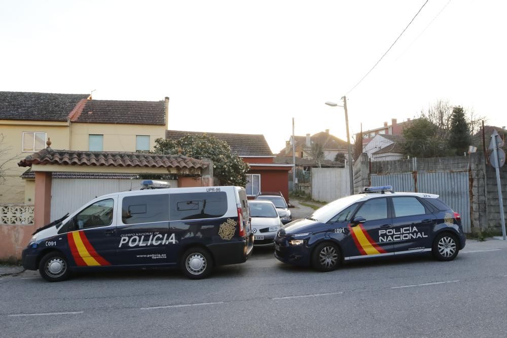 Las pesquisas policiales se trasladaron del lugar donde apareció el cadáver a la casa de la víctima