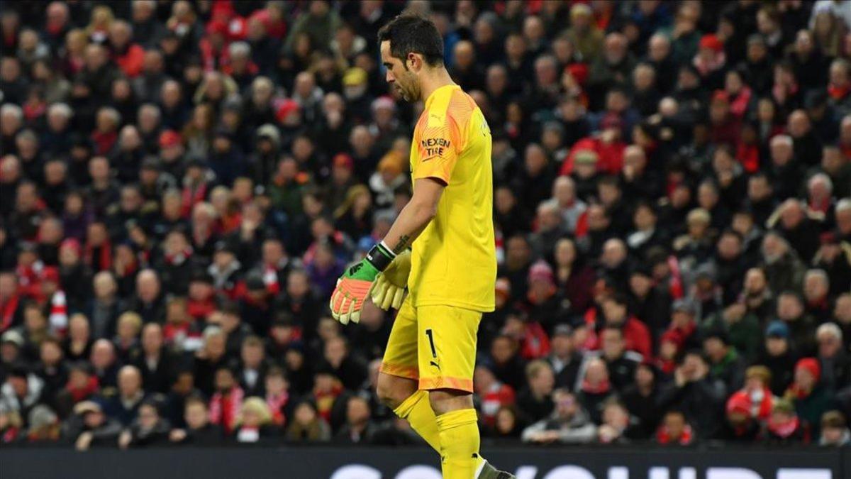 Claudio Bravo acaba contrato con el City este mes